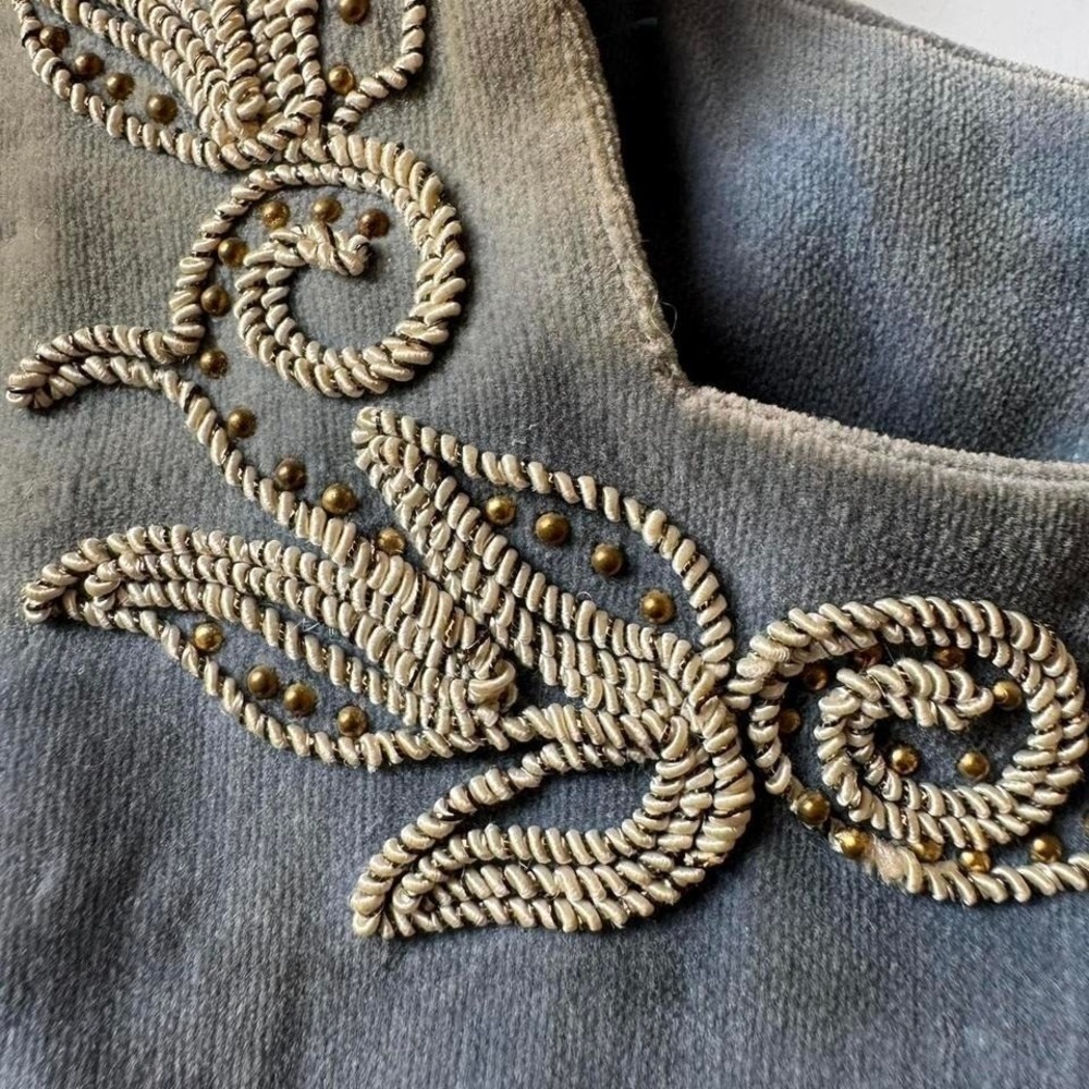 Antique Velvet Blouse XS - AS IS sunfaded covered buttons embroidery blue square - Picture 6 of 8